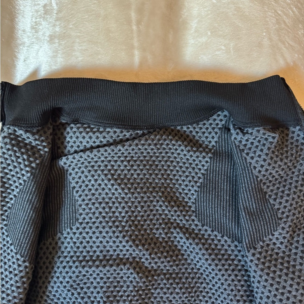 SHEIN Sport Studio Seamless Striped Thumb Holes Sports Jacket - Picture 6 of 7